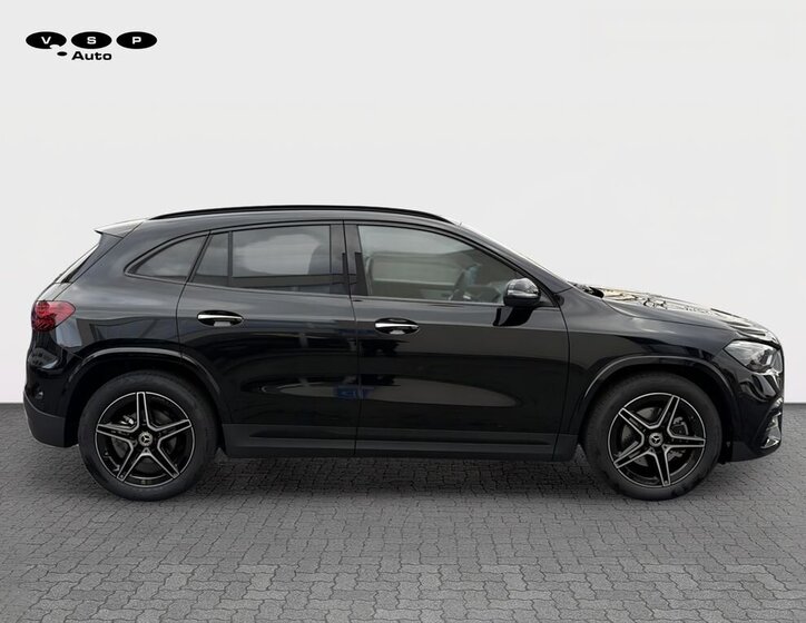 Mercedes-Benz GLA 6