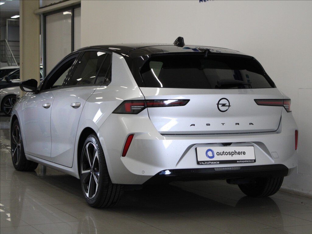 Opel Astra Hatchback 1,2 l 96 kw