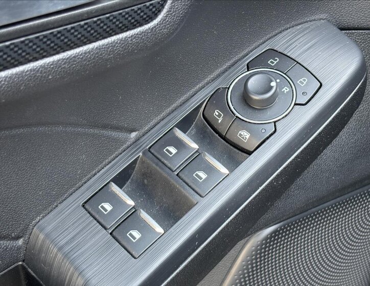 Ford Kuga SUV / Terénní 2,0 l 88 kw