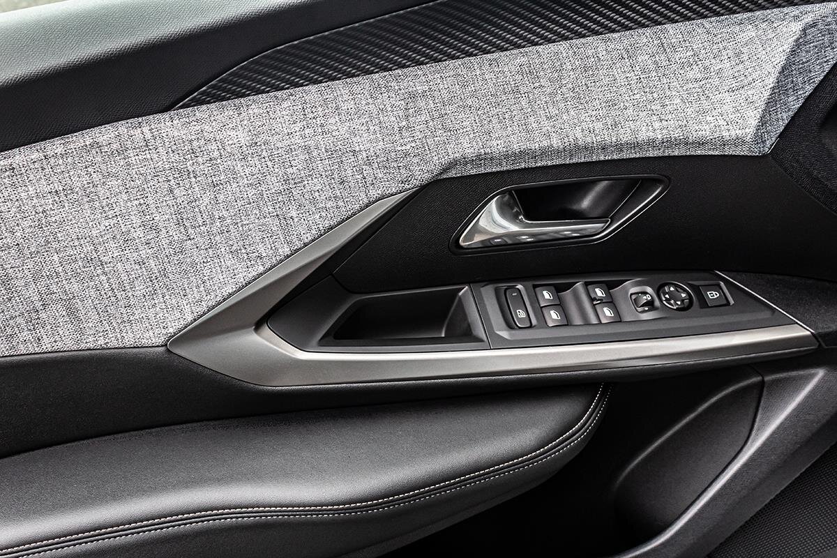 Peugeot 5008 SUV / Terénní 1,2 l 107 kw