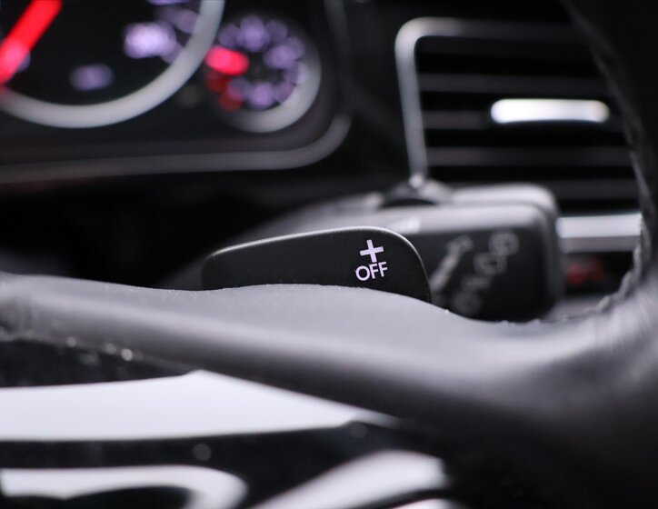 Volkswagen Touareg SUV / Terénní 3,0 l 150 kw