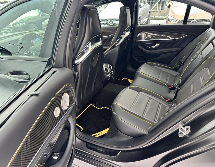 Mercedes-Benz Třídy E Sedan / Limuzína 4,0 l 588 kw