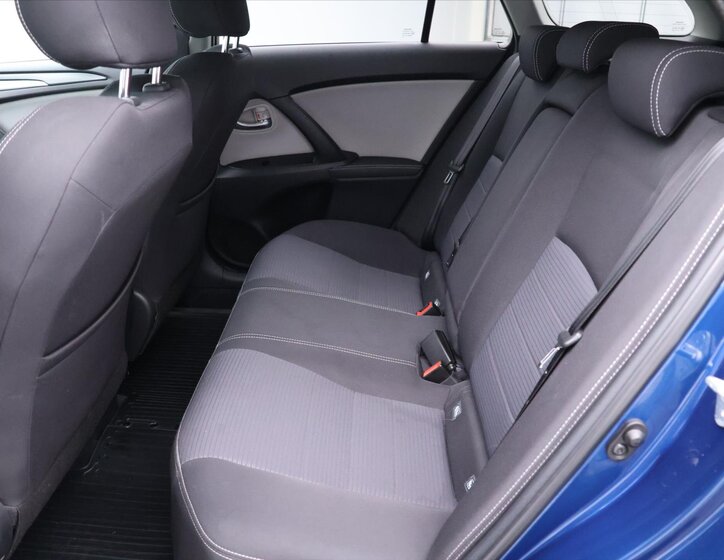 Toyota Avensis Kombi 2,0 l 105 kw