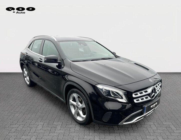 Mercedes-Benz GLA 7