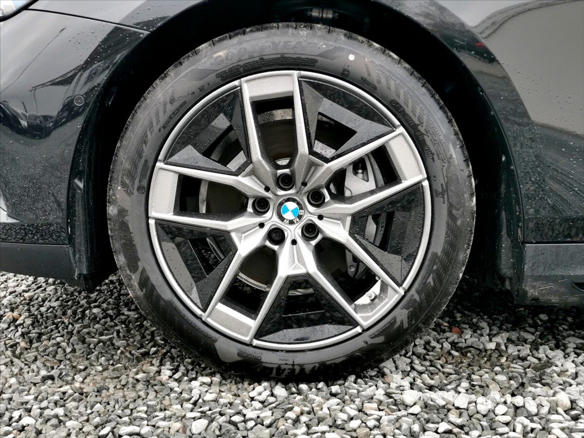 BMW i5 Sedan 0,0 290 kw