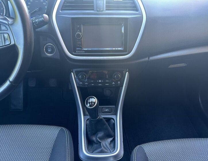 Suzuki SX4 S-Cross 12