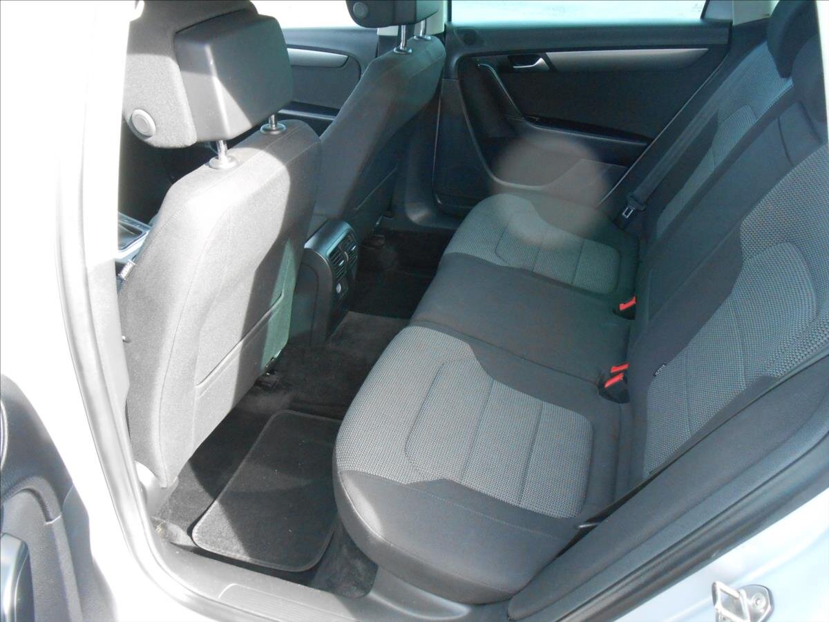 Volkswagen Passat Kombi 1,6 l 77 kw