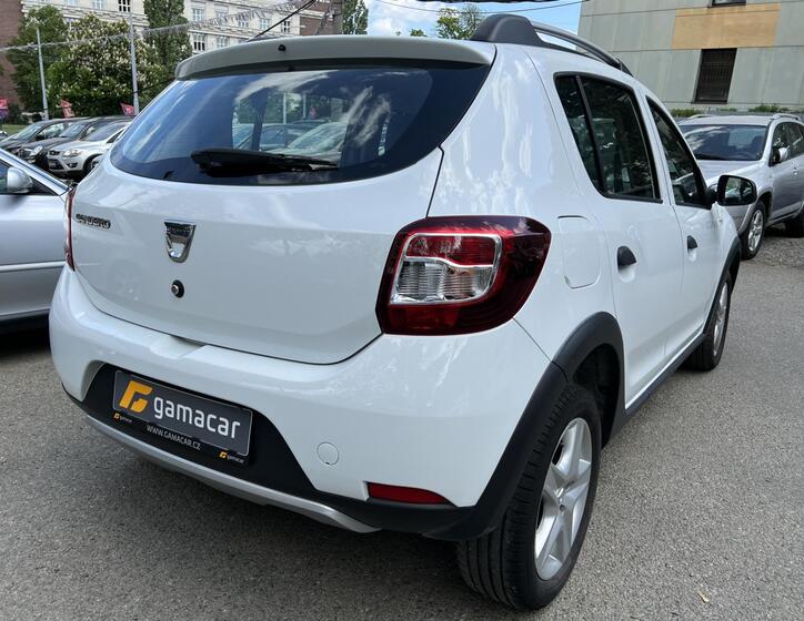 Dacia Sandero 15