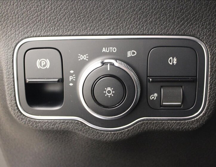 Mercedes-Benz GLB 16