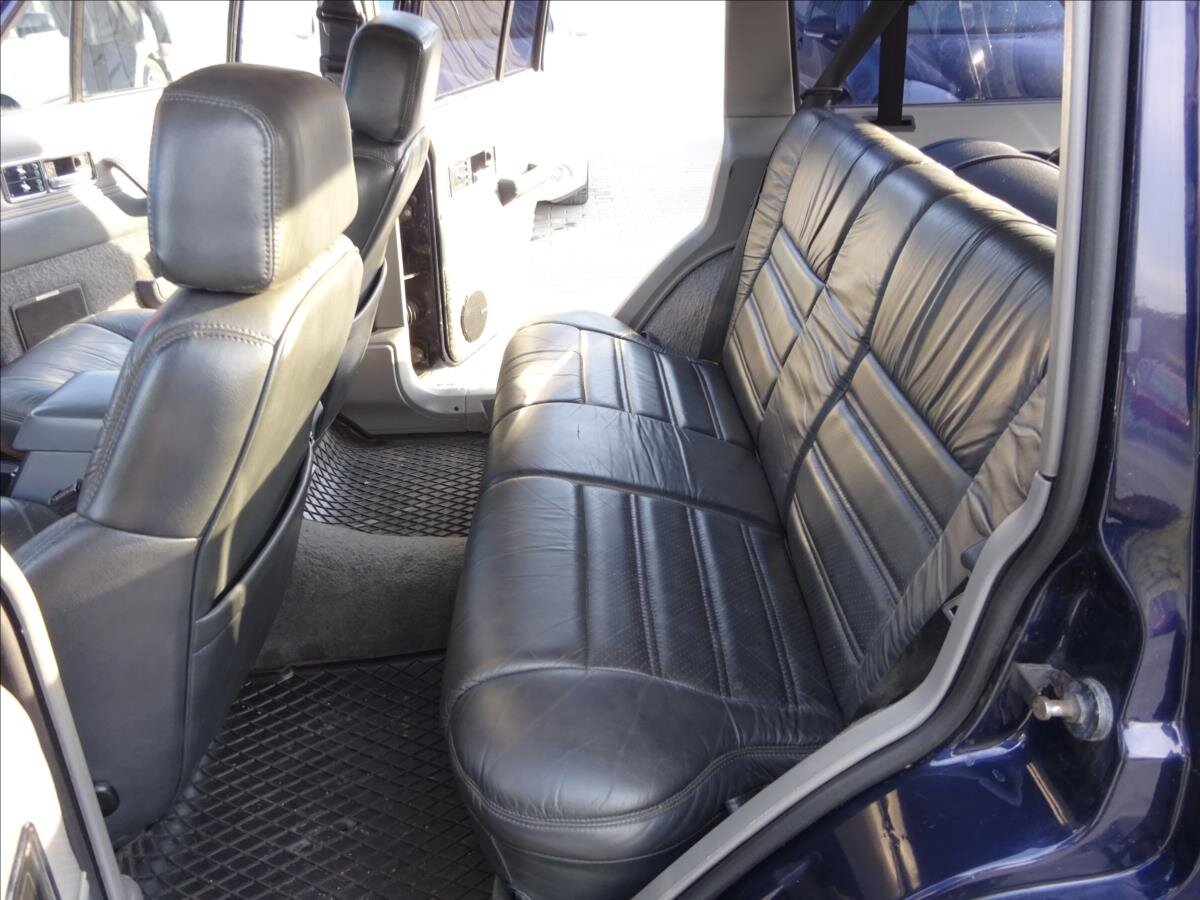 Jeep Cherokee SUV / Terénní 4,0 l 136 kw