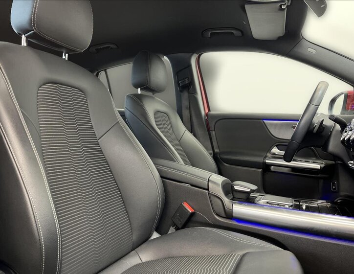 Mercedes-Benz GLA SUV 1,3 l 120 kw