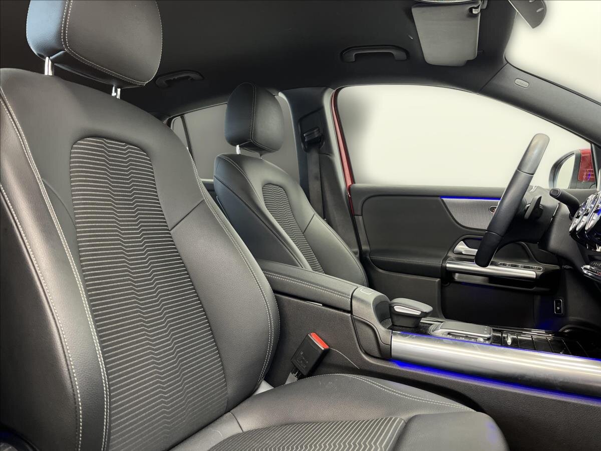 Mercedes-Benz GLA SUV 1,3 l 120 kw