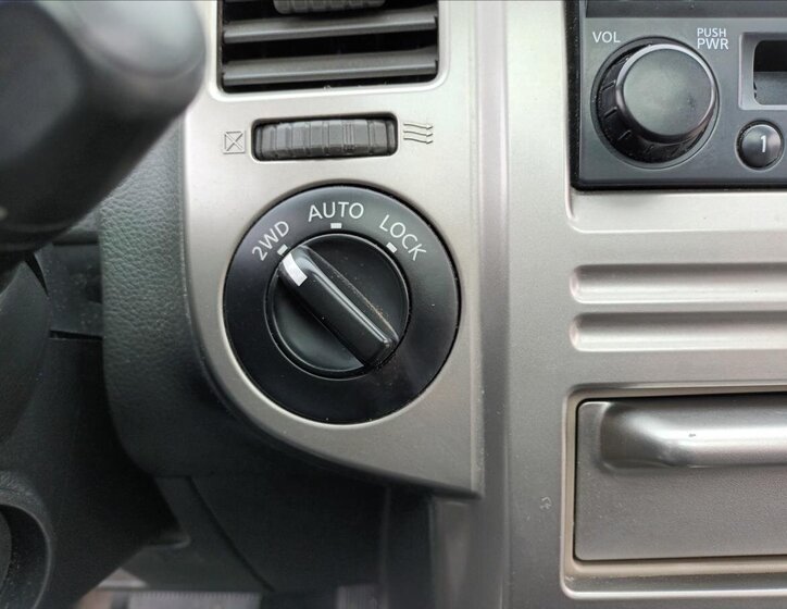 Nissan X-Trail SUV / Terénní 2,5 l 121 kw