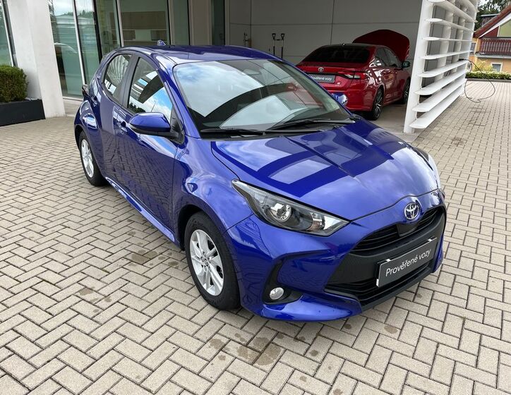 Toyota Yaris 8