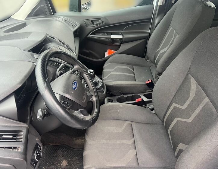 Ford Tourneo Connect 8