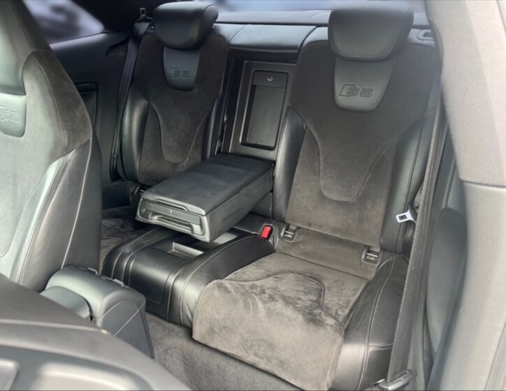 Audi S5 8