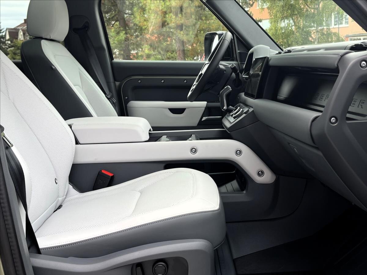 Land Rover Defender SUV 3,0 l 183 kw