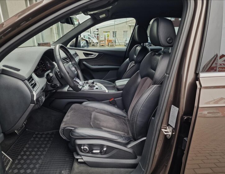 Audi Q7 SUV / Terénní 3,0 l 210 kw