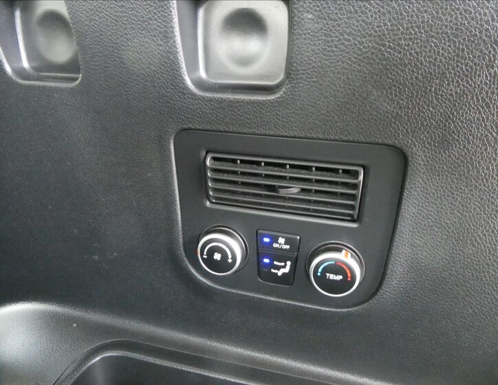 Hyundai Grand Santa Fe 20