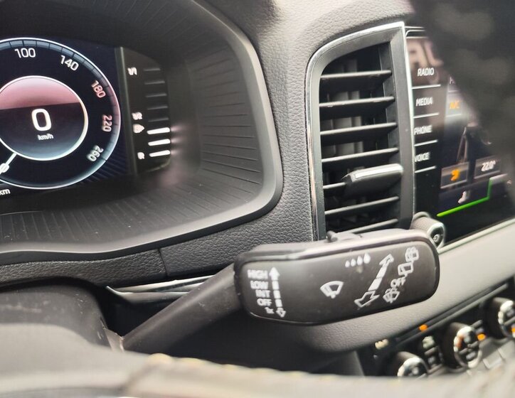 Škoda Karoq SUV 1,5 l 110 kw