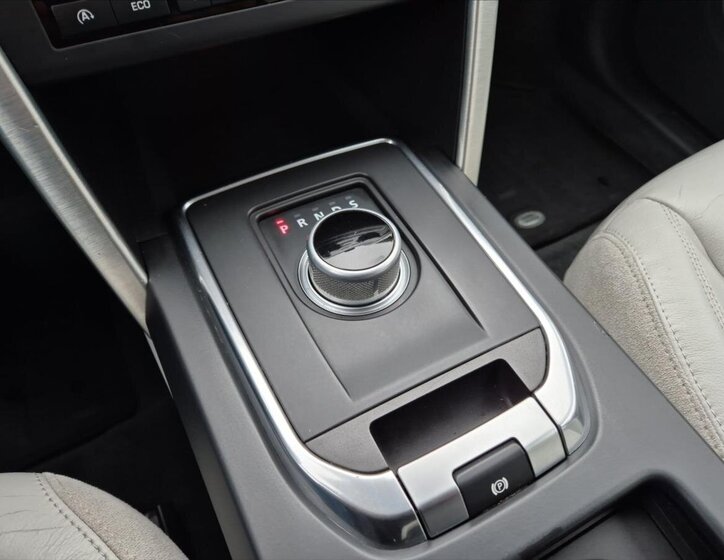 Land Rover Discovery Sport SUV 2,0 l 132 kw