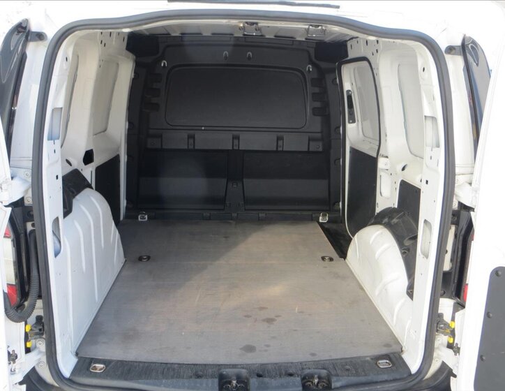 Volkswagen Caddy Skříň 2,0 l 75 kw