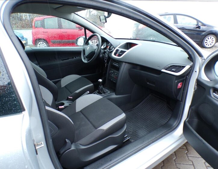 Peugeot 207 Hatchback 1,4 l 70 kw