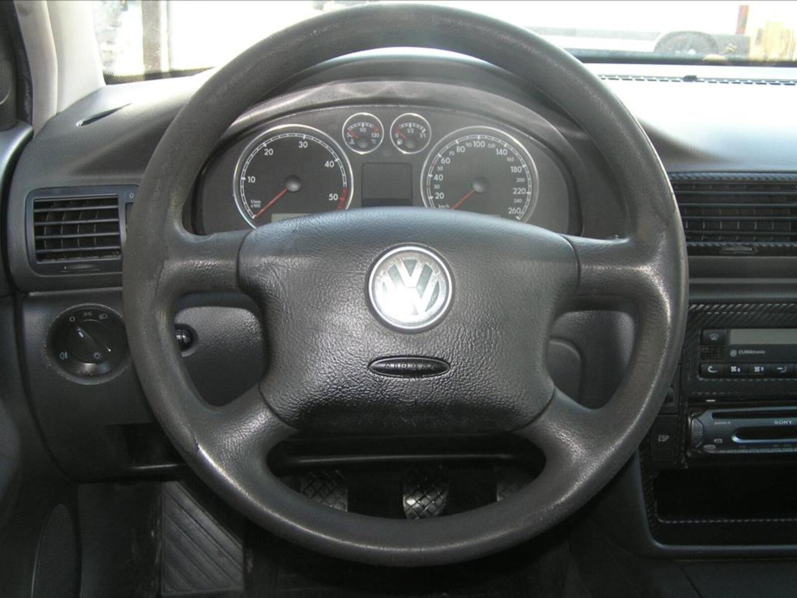 Volkswagen Passat 12