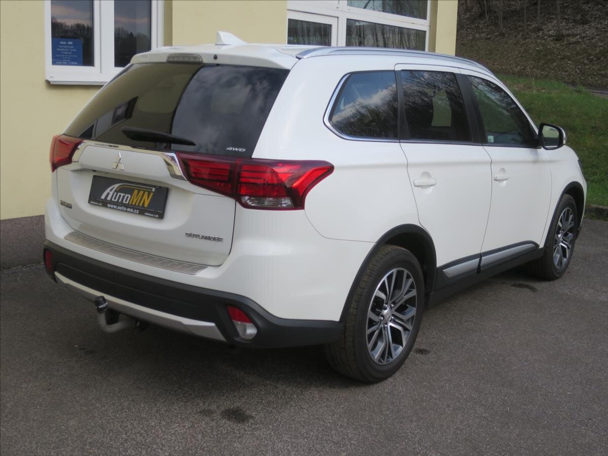 Mitsubishi Outlander SUV / Terénní 2,3 l 110 kw