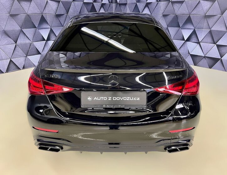 Mercedes-Benz Třídy C Sedan 2,0 l 190 kw