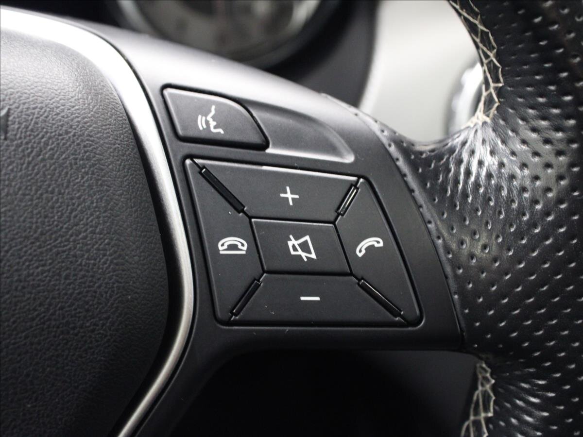 Mercedes-Benz GLA Kombi 1,6 l 90 kw