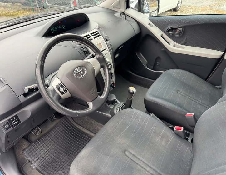Toyota Yaris Hatchback 998,0 51 kw