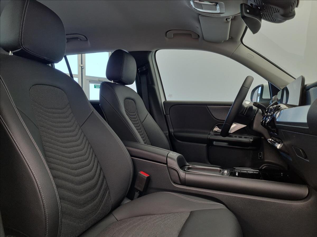 Mercedes-Benz GLB SUV / Terénní 2,0 l 140 kw