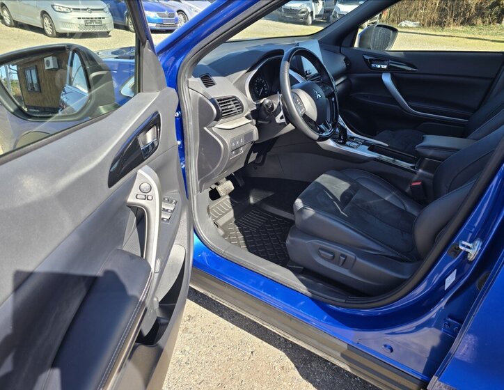 Mitsubishi Eclipse Cross CUV / Crossover 2,4 l 72 kw