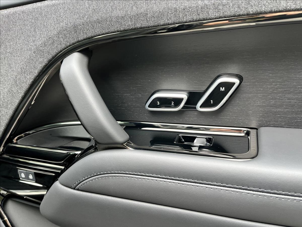 Land Rover Range Rover Sport SUV / Terénní 4,4 l 390 kw