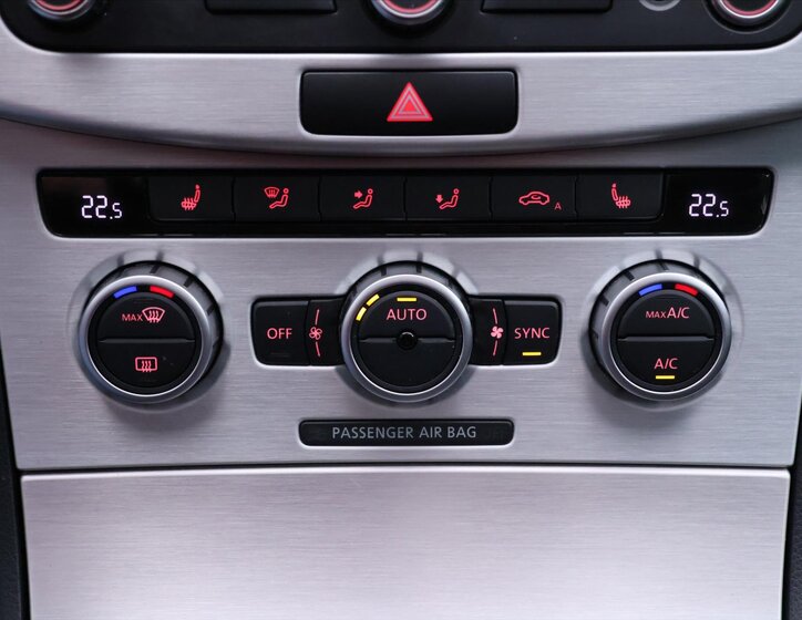 Volkswagen Passat Kombi 1,6 l 77 kw