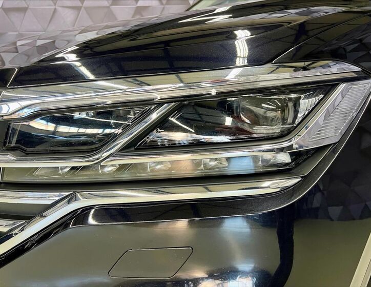 Volkswagen Touareg 8