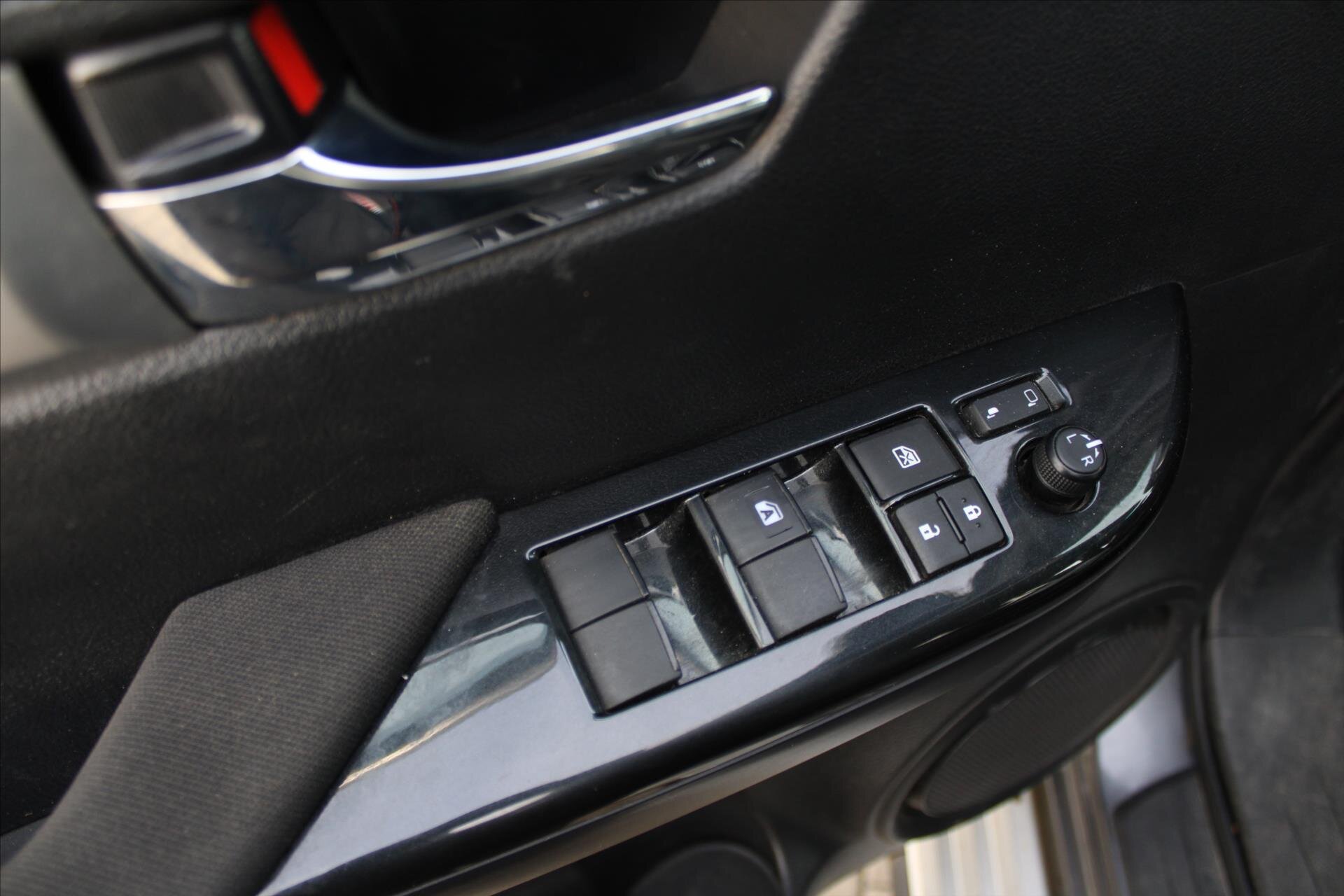 Toyota Hilux Pick-up 2,4 l 110 kw