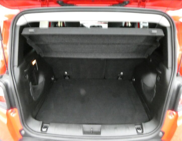 Jeep Renegade SUV / Terénní 1,3 l 111 kw