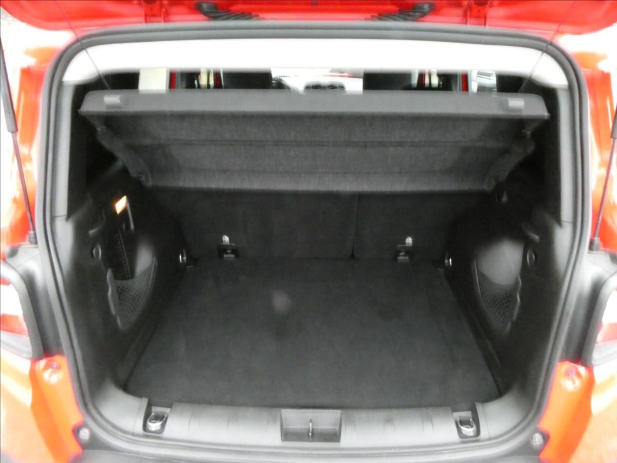 Jeep Renegade SUV / Terénní 1,3 l 111 kw