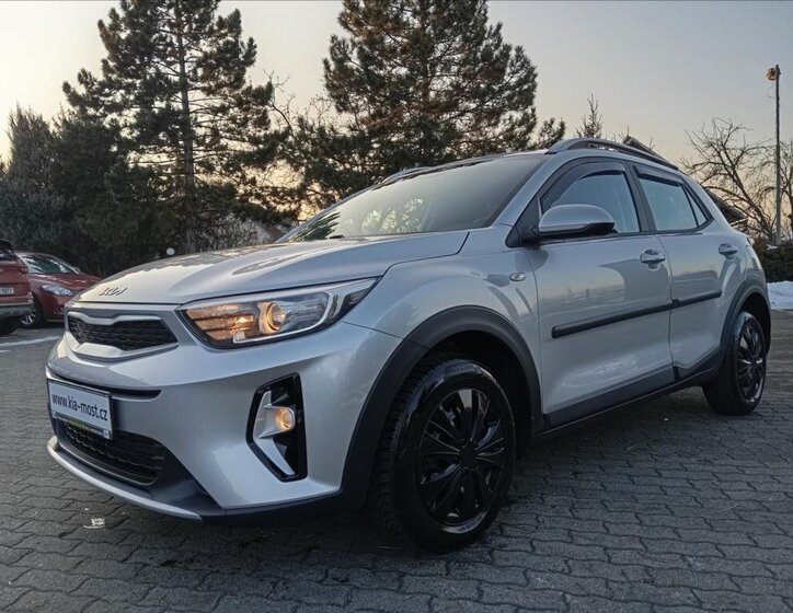 KIA Stonic SUV 1,2 l 62 kw