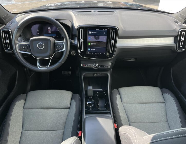 Volvo XC40 SUV / Terénní 2,0 l 145 kw