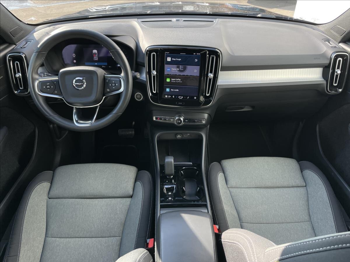 Volvo XC40 SUV / Terénní 2,0 l 145 kw
