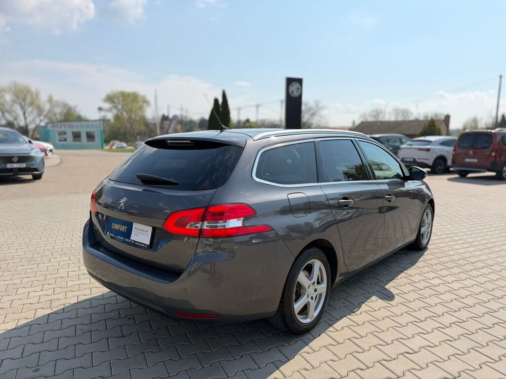 Peugeot 308 Kombi 1,2 l 96 kw
