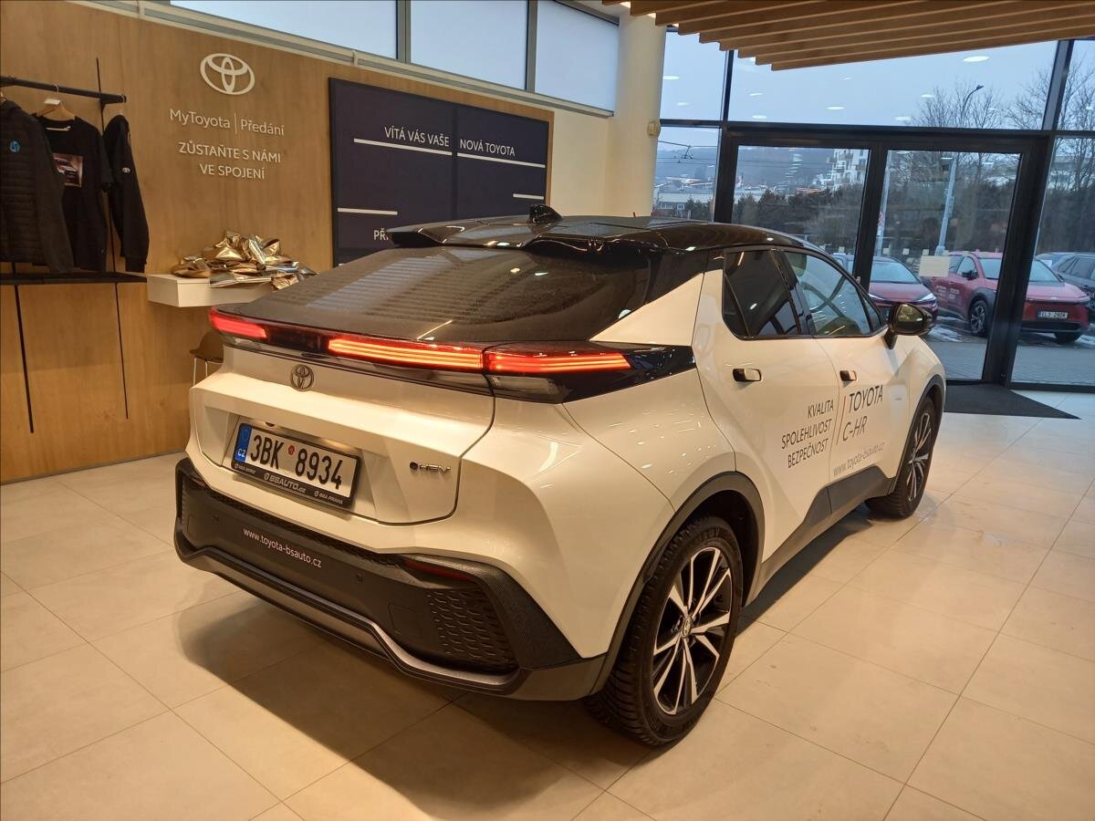 Toyota C-HR SUV 1,8 l 103 kw