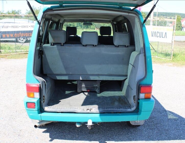 Volkswagen Caravelle Kombi 2,4 l 57 kw