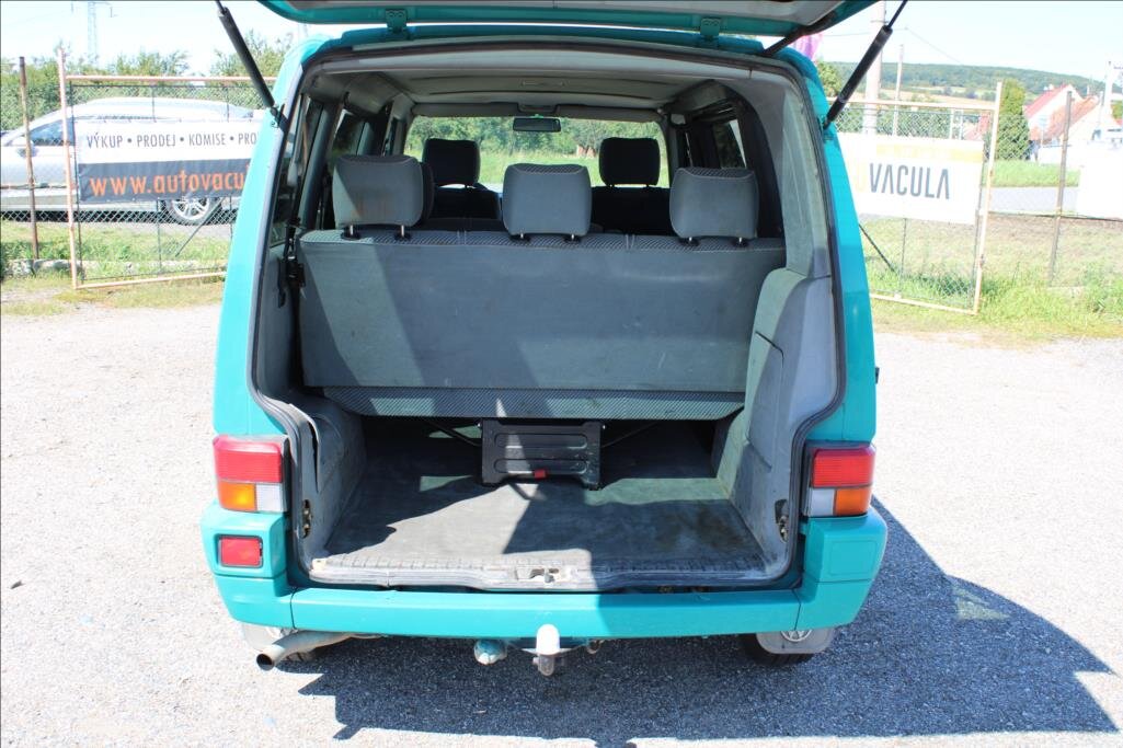 Volkswagen Caravelle Kombi 2,4 l 57 kw