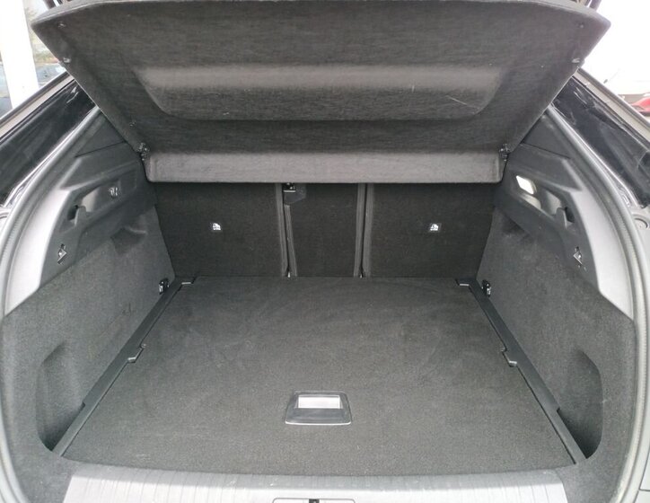 Peugeot 3008 SUV / Terénní 1,2 l 100 kw