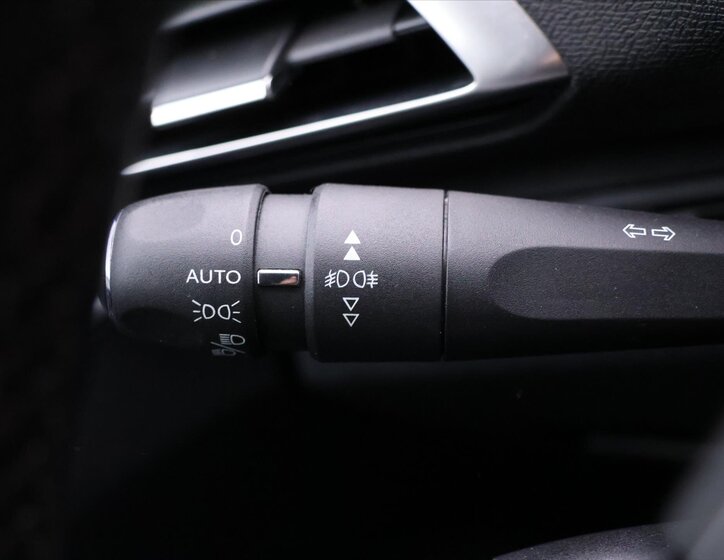 Peugeot 3008 SUV / Terénní 1,2 l 96 kw