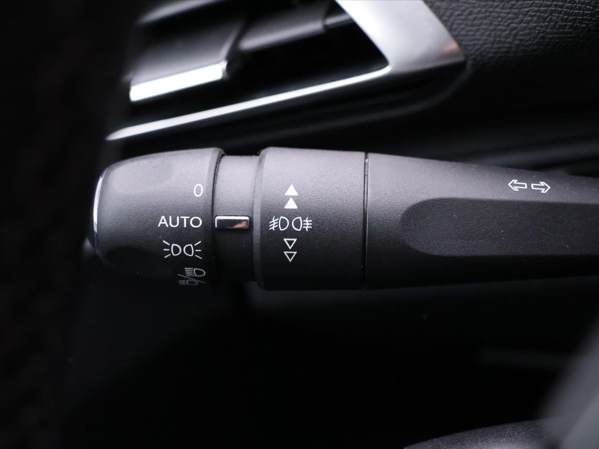 Peugeot 3008 SUV / Terénní 1,2 l 96 kw